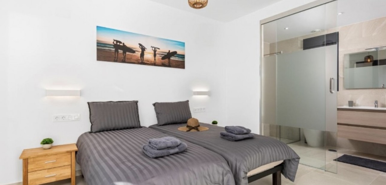 Sale - Villa -
San Miguel de Salinas