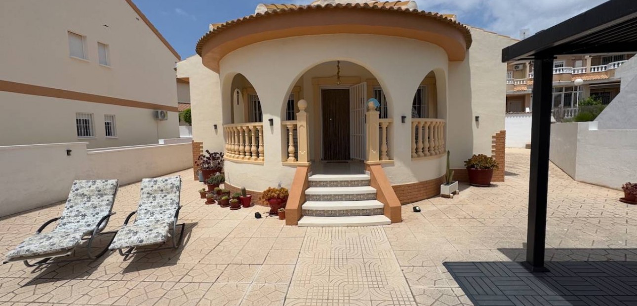 Sale - Villa -
Ciudad Quesada - Ciudad Quesada - Doña Pepa