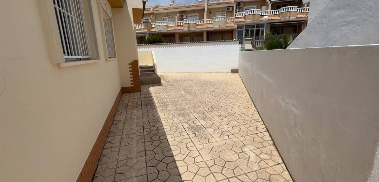 Sale - Villa -
Ciudad Quesada - Ciudad Quesada - Doña Pepa