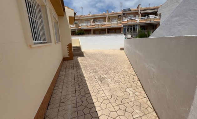 Sale - Villa -
Ciudad Quesada - Ciudad Quesada - Doña Pepa