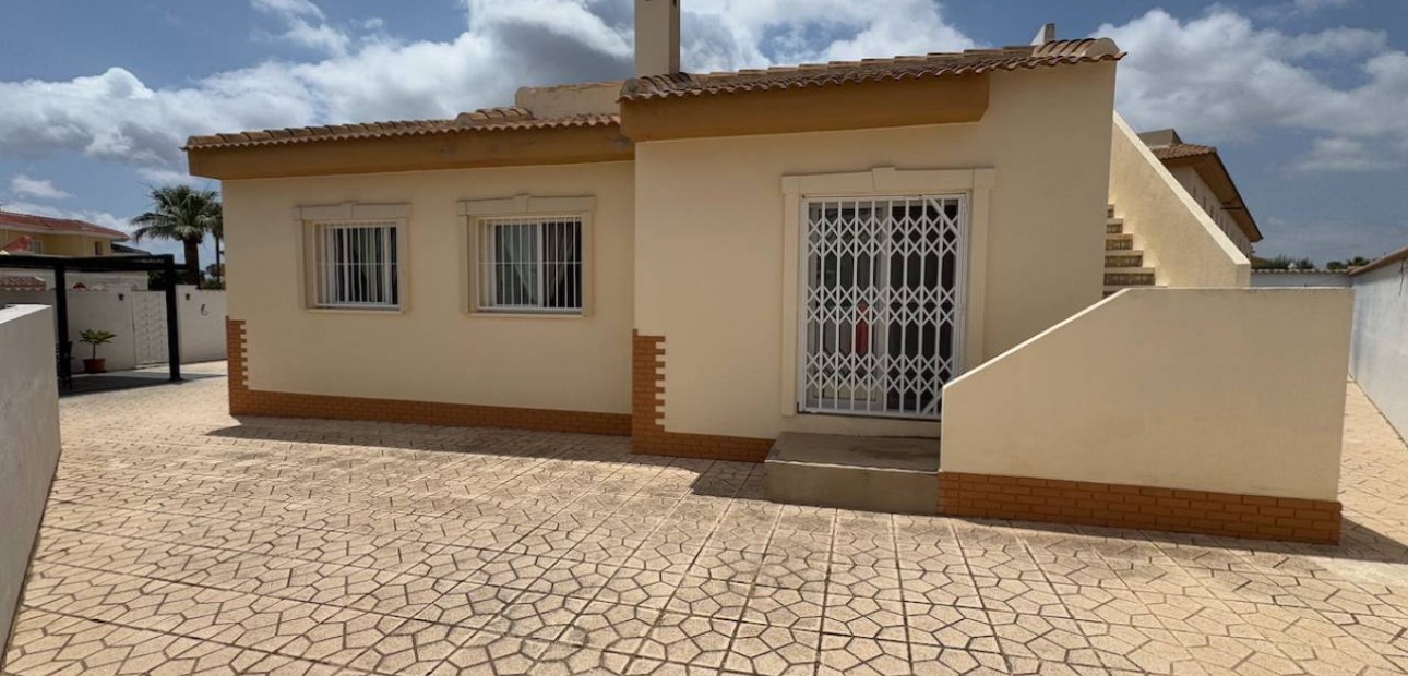 Sale - Villa -
Ciudad Quesada - Ciudad Quesada - Doña Pepa