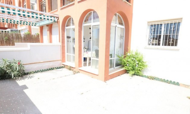 Sale - Apartment / flat -
Torrevieja - La Mata