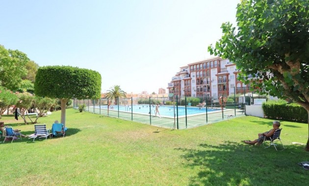 Sale - Apartment / flat -
Torrevieja - La Mata