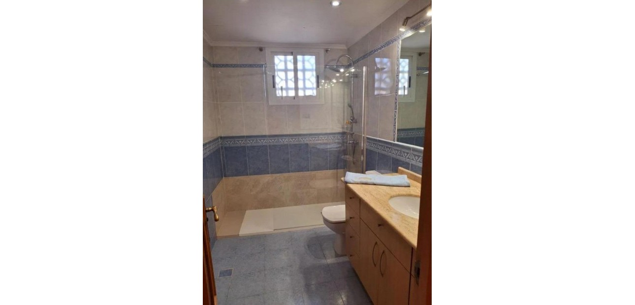 Sale - Apartment / flat -
Santa Pola - Eroski