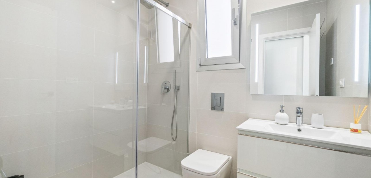 Sale - Apartment / flat -
Orihuela Costa - Villamartin