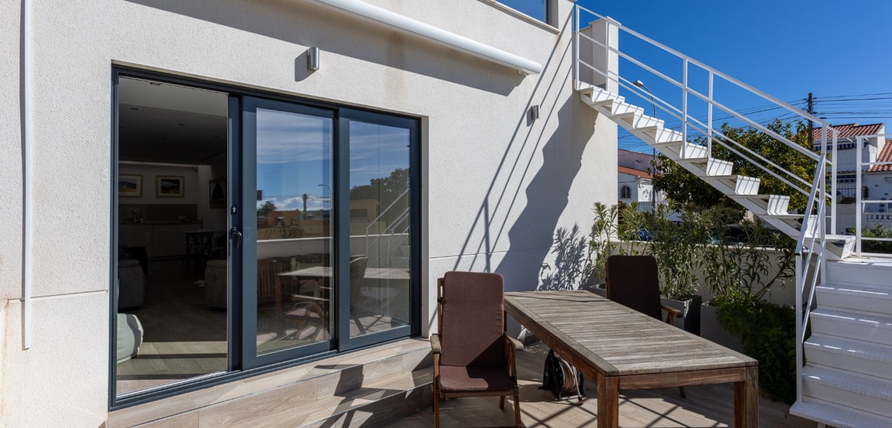 Sale - Townhouse -
Torrevieja - Urbanización San Luis