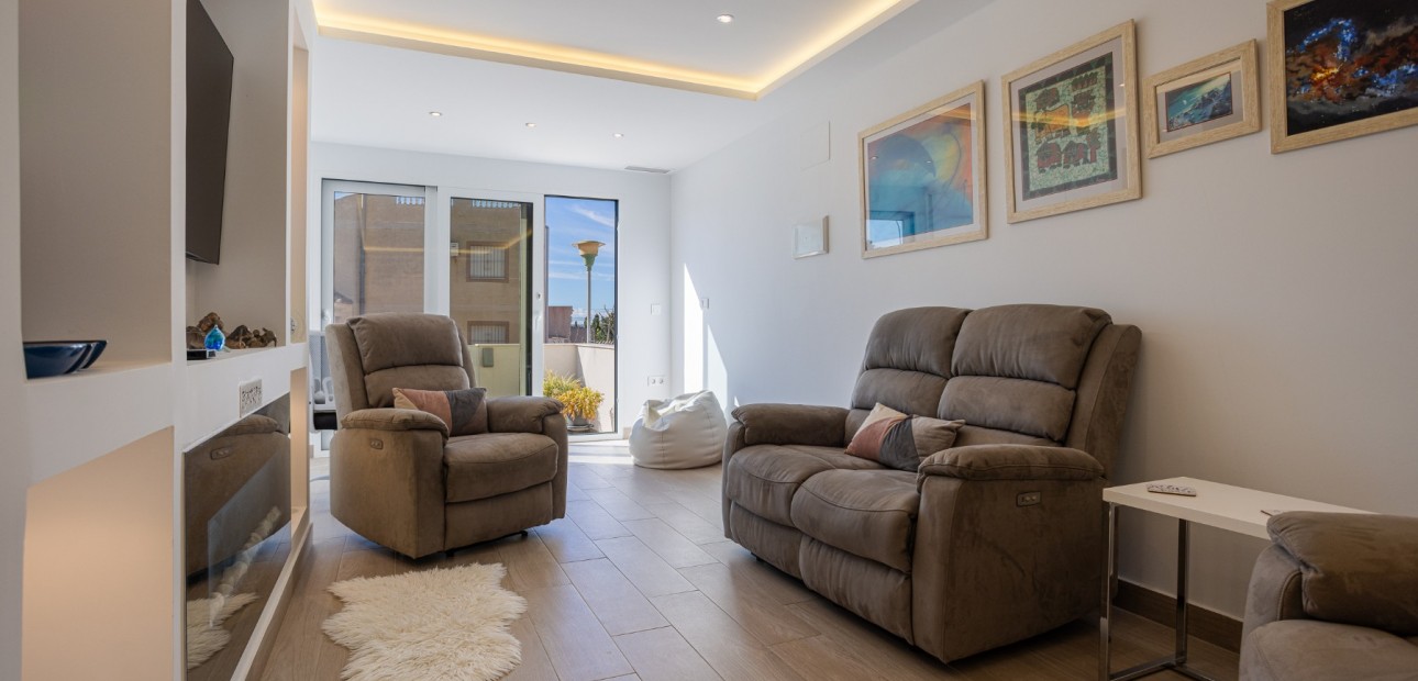 Sale - Townhouse -
Torrevieja - Urbanización San Luis