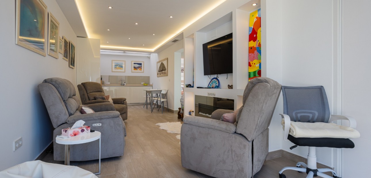 Sale - Townhouse -
Torrevieja - Urbanización San Luis
