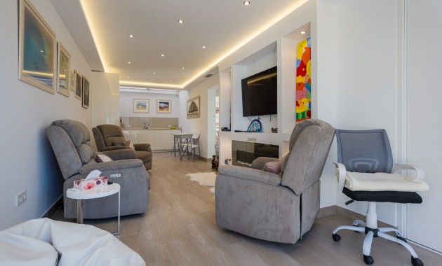 Sale - Townhouse -
Torrevieja - Urbanización San Luis