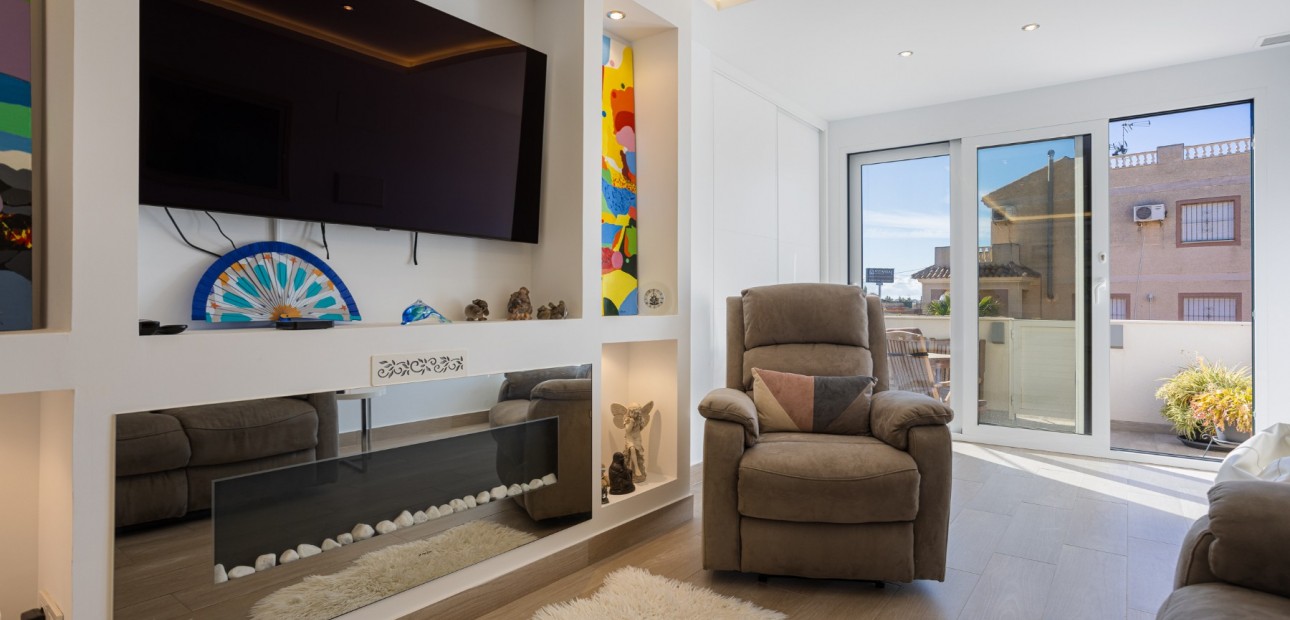 Sale - Townhouse -
Torrevieja - Urbanización San Luis