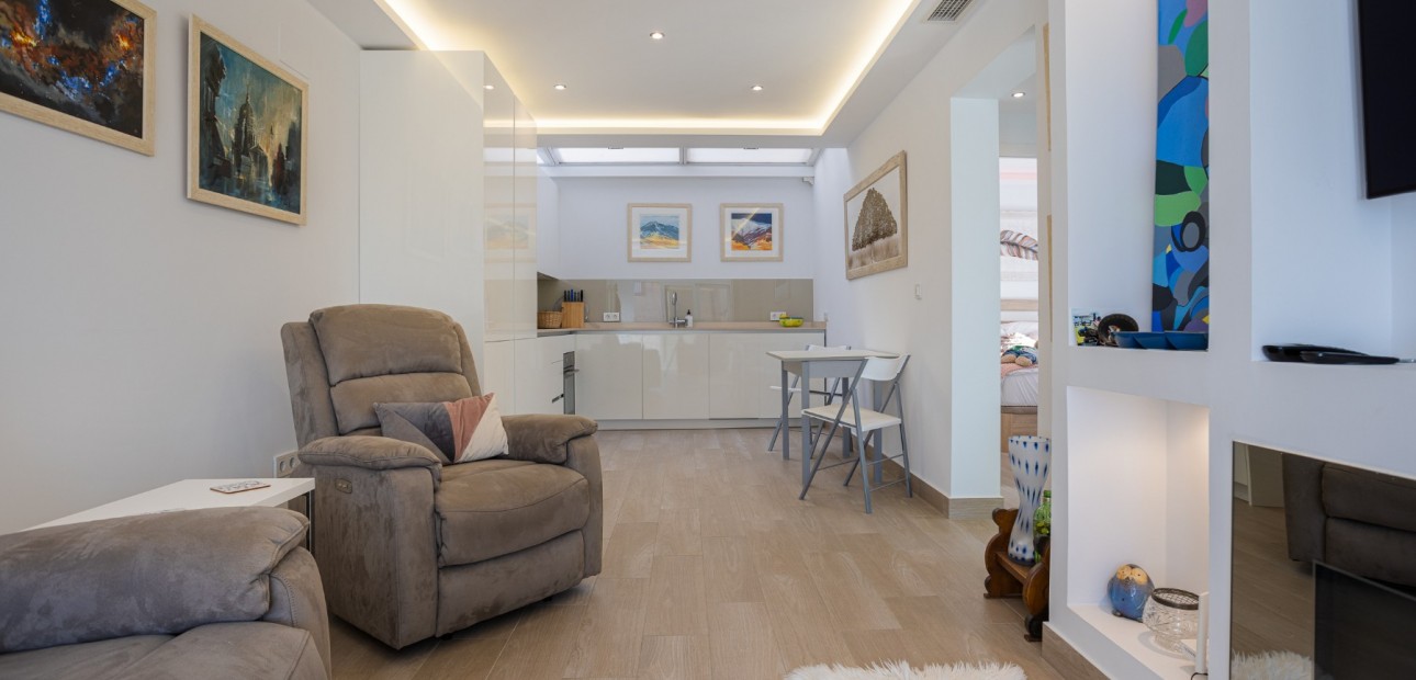 Sale - Townhouse -
Torrevieja - Urbanización San Luis