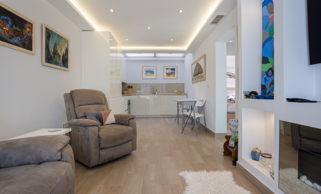 Sale - Townhouse -
Torrevieja - Urbanización San Luis