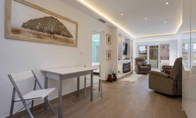 Sale - Townhouse -
Torrevieja - Urbanización San Luis