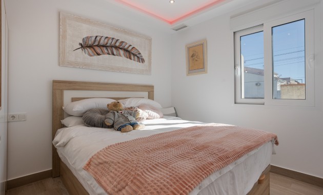 Sale - Townhouse -
Torrevieja - Urbanización San Luis