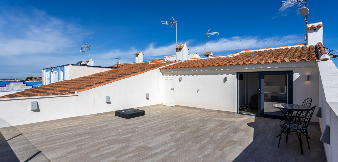 Sale - Townhouse -
Torrevieja - Urbanización San Luis