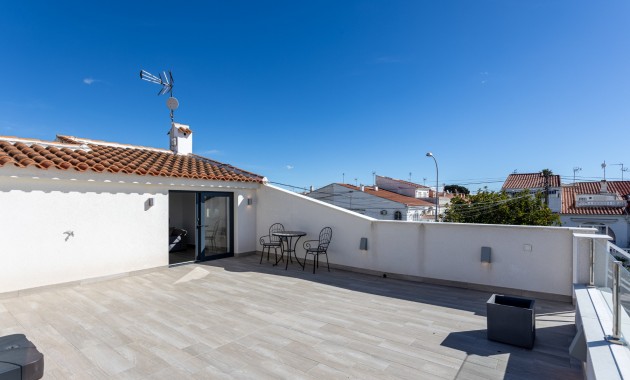 Sale - Townhouse -
Torrevieja - Urbanización San Luis
