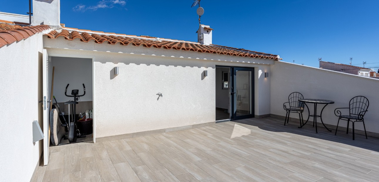 Sale - Townhouse -
Torrevieja - Urbanización San Luis