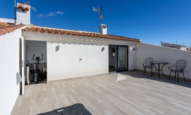 Sale - Townhouse -
Torrevieja - Urbanización San Luis