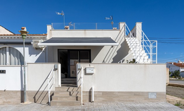 Sale - Townhouse -
Torrevieja - Urbanización San Luis
