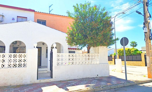 Venta - Adosado -
Los Alcazares