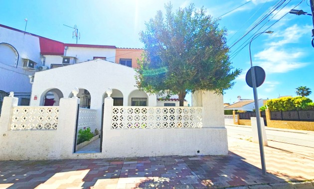 Venta - Adosado -
Los Alcazares
