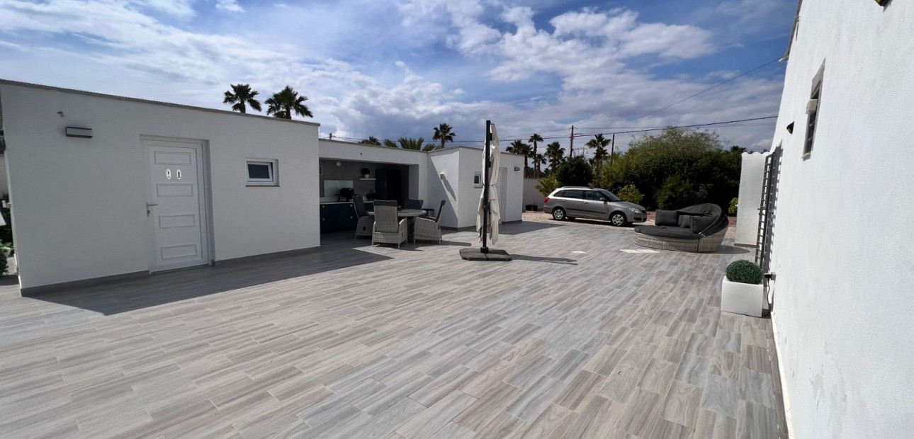 Sale - Country House -
Elche - La Marina