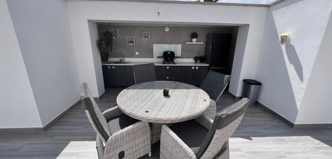 Sale - Country House -
Elche - La Marina