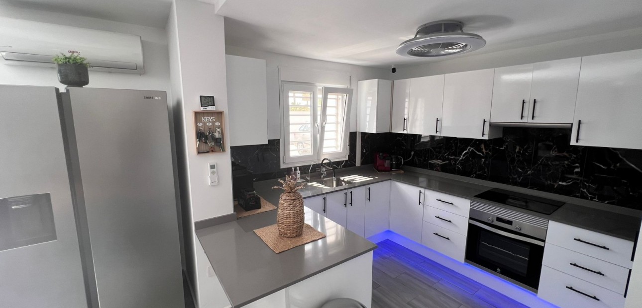 Sale - Country House -
Elche - La Marina