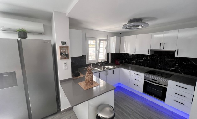 Sale - Country House -
Elche - La Marina