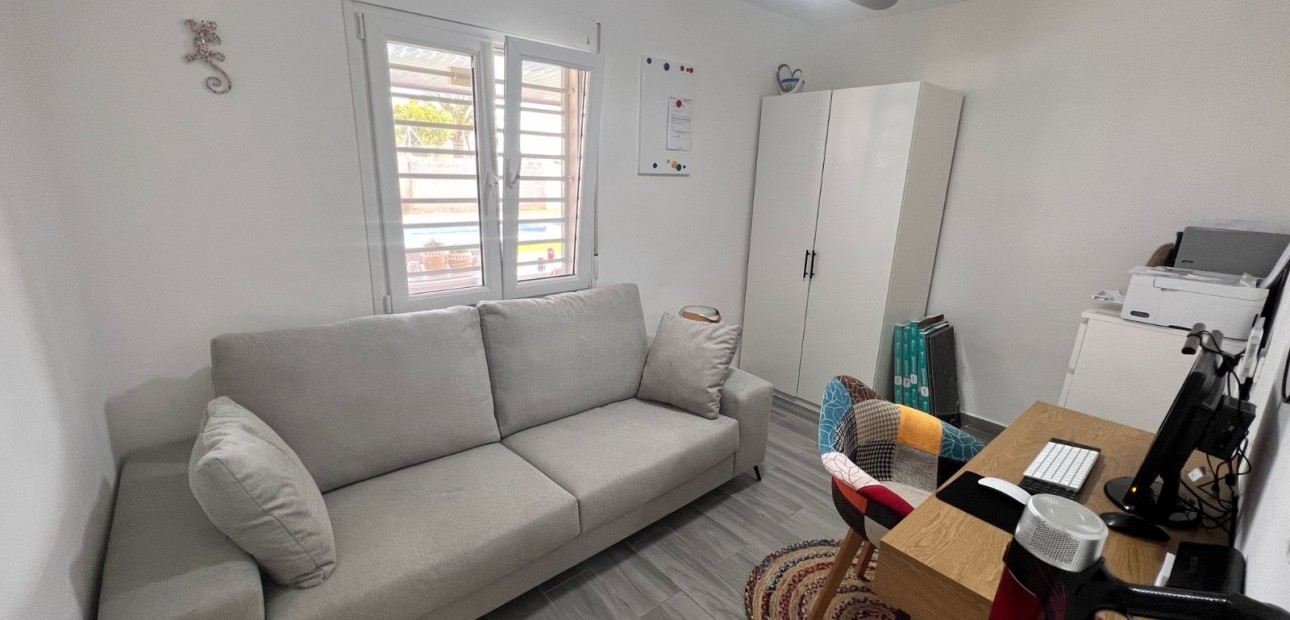 Sale - Country House -
Elche - La Marina