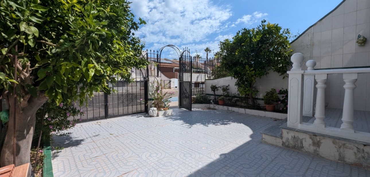 Sale - Townhouse -
Los Alcazares