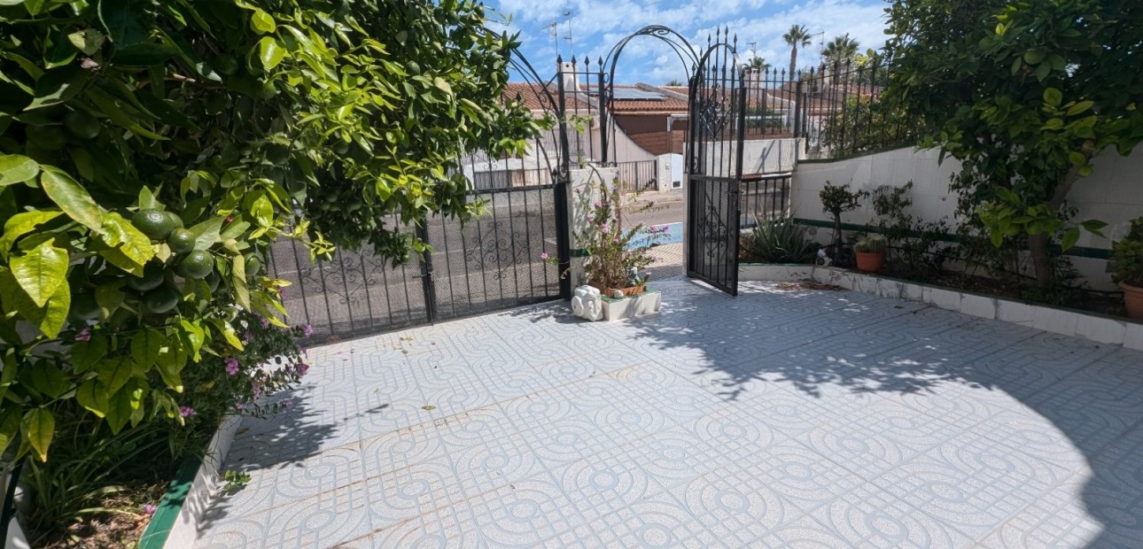 Sale - Townhouse -
Los Alcazares