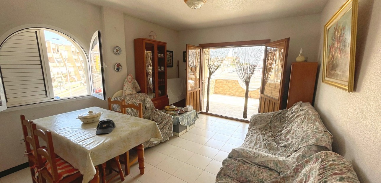 Sale - Apartment / flat -
Torrevieja - La Mata
