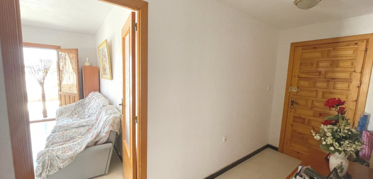 Sale - Apartment / flat -
Torrevieja - La Mata