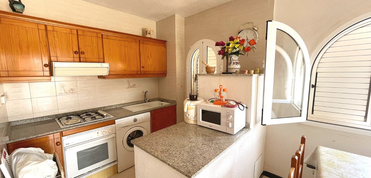 Sale - Apartment / flat -
Torrevieja - La Mata