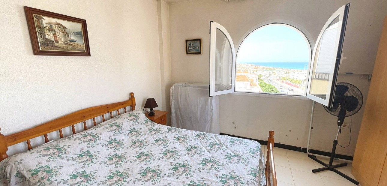 Sale - Apartment / flat -
Torrevieja - La Mata