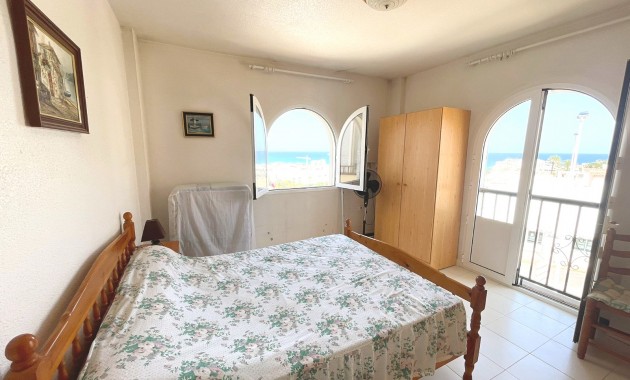 Sale - Apartment / flat -
Torrevieja - La Mata