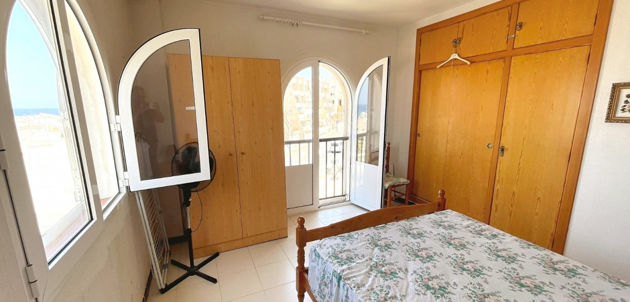 Sale - Apartment / flat -
Torrevieja - La Mata