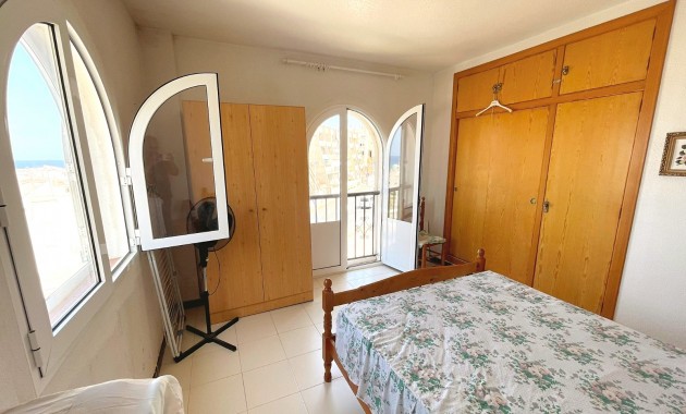 Sale - Apartment / flat -
Torrevieja - La Mata