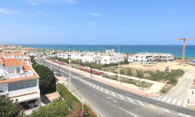 Sale - Apartment / flat -
Torrevieja - La Mata