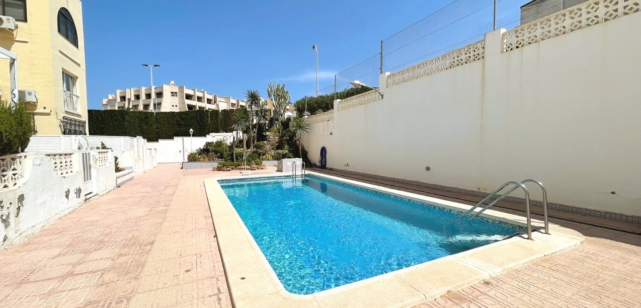 Sale - Apartment / flat -
Torrevieja - La Mata