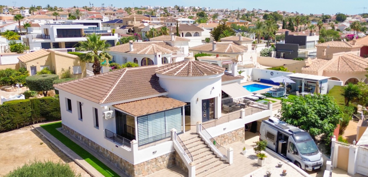 Sale - Detached Villa -
Ciudad Quesada - Town Center