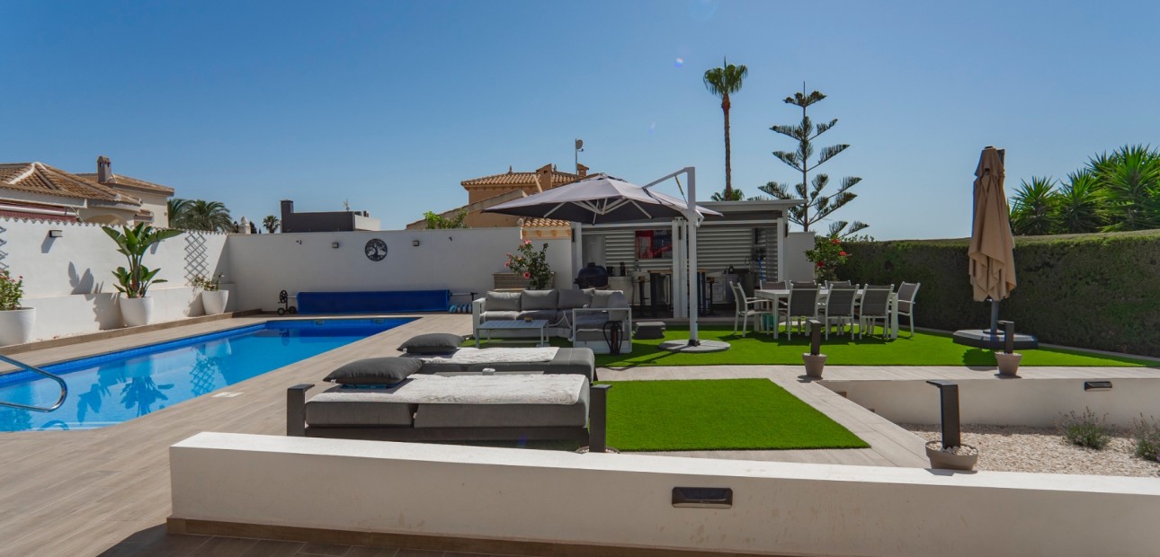 Sale - Detached Villa -
Ciudad Quesada - Town Center
