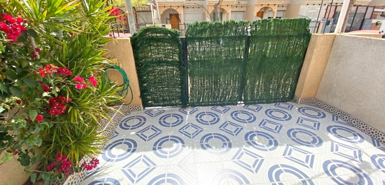 Venta - Adosado -
Los Alcazares