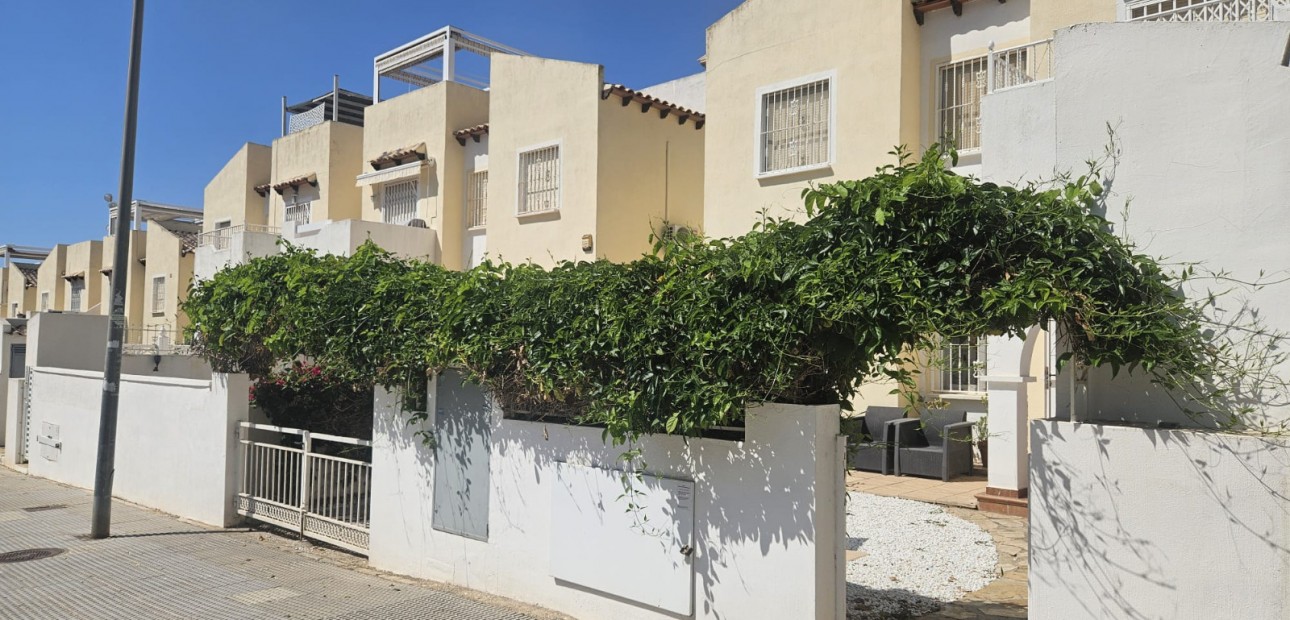 Sale - Apartment / flat -
Villamartín - Panorama