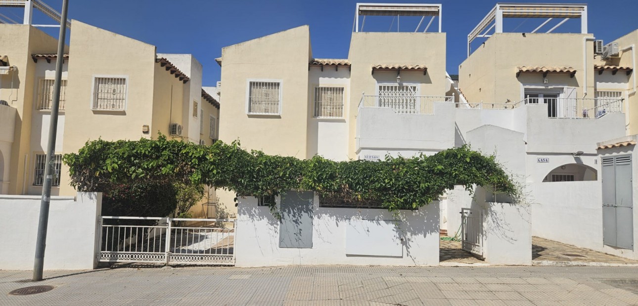 Sale - Apartment / flat -
Villamartín - Panorama