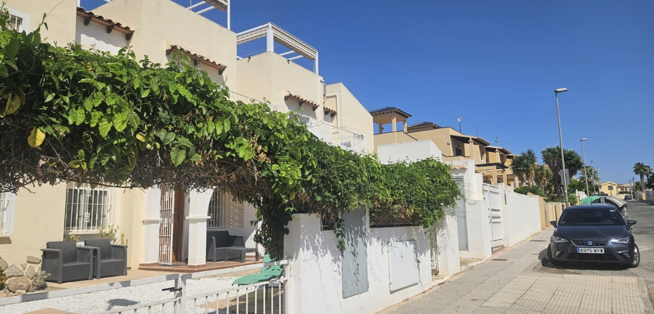 Sale - Apartment / flat -
Villamartín - Panorama