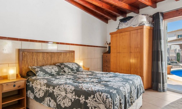 Venta - Finca / Country Property -
Catral