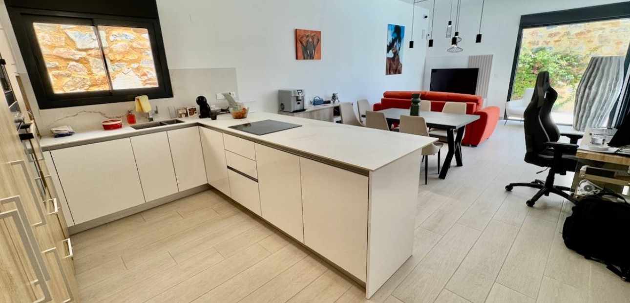 Sale - Villa -
Algorfa - La Finca Golf Resort
