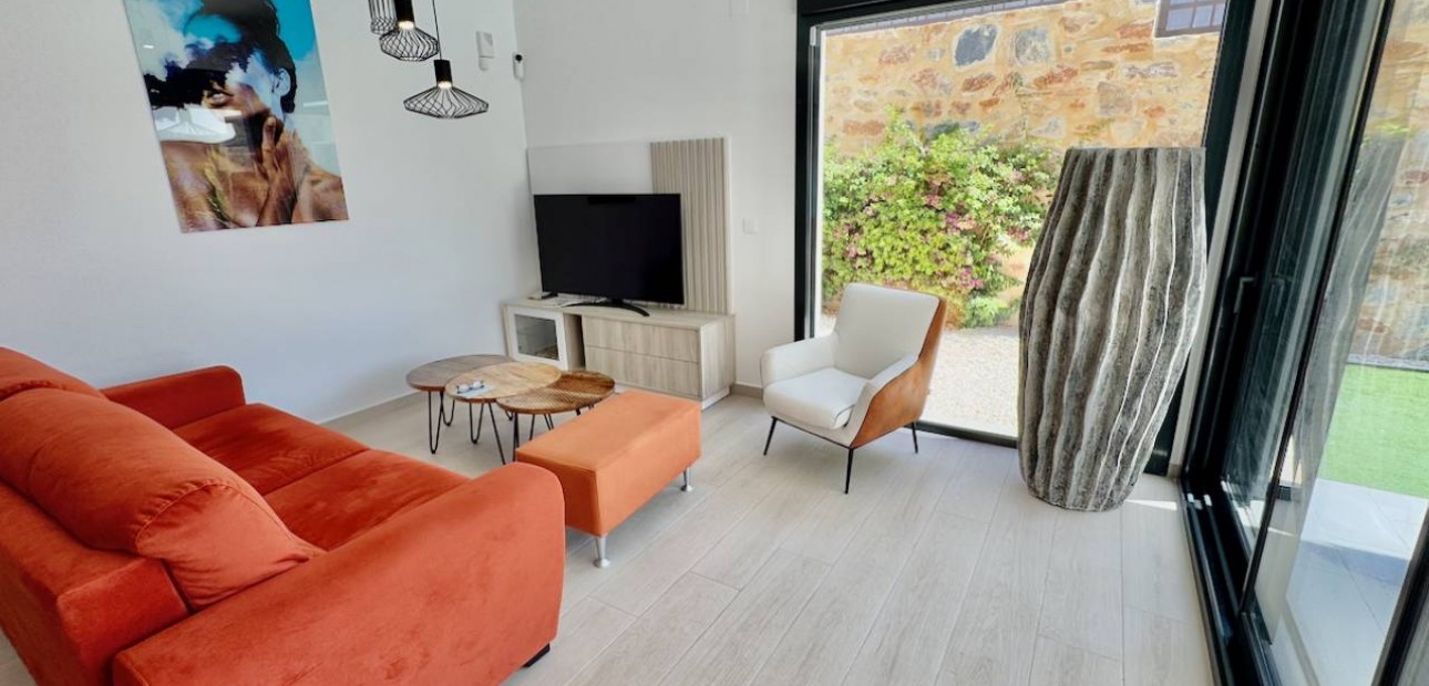 Sale - Villa -
Algorfa - La Finca Golf Resort